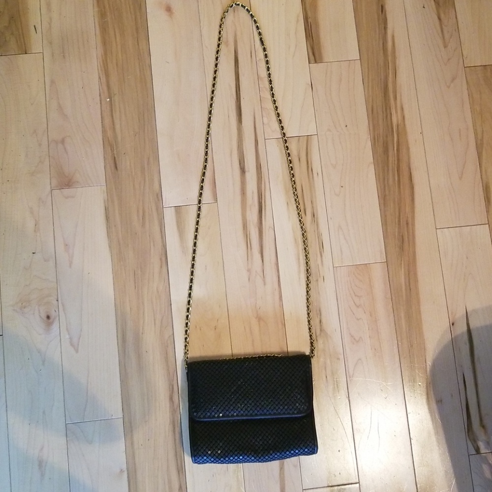 👜Black Whiting and Davis purse with gold straps - Picture 2 of 7